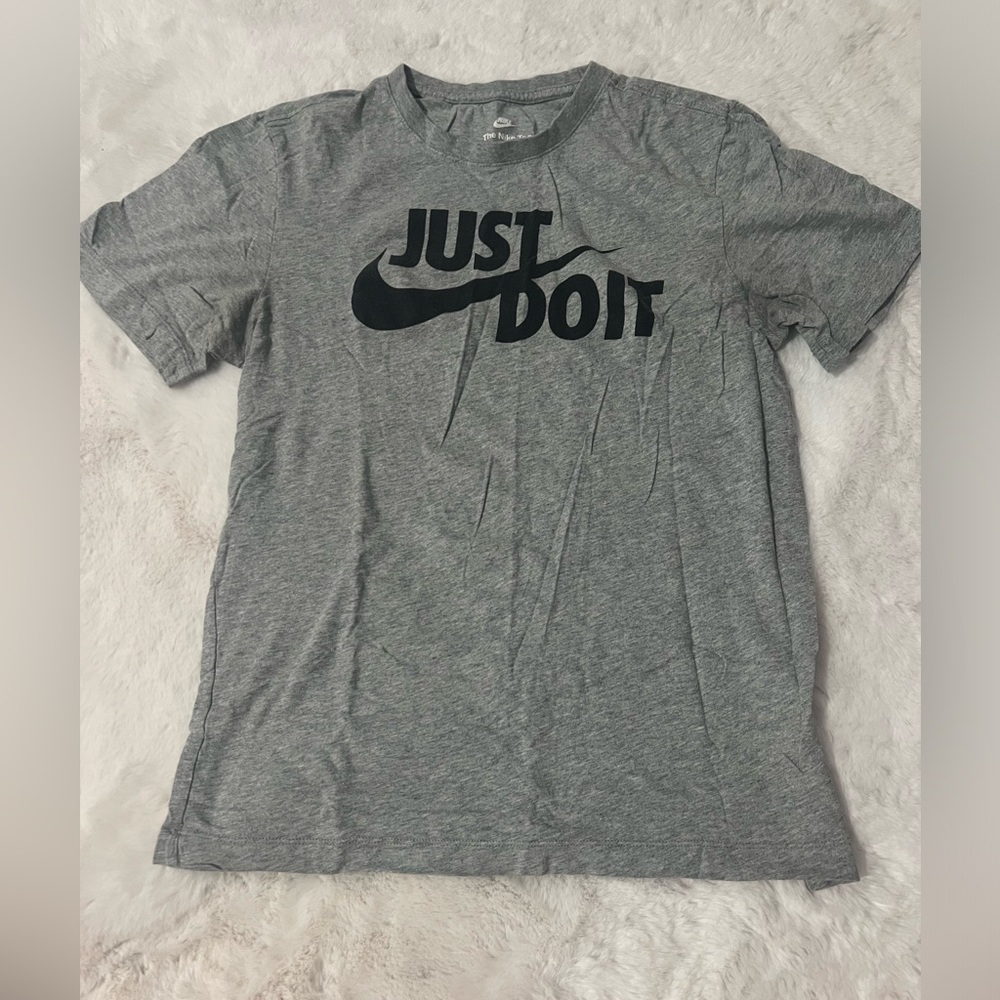 NIKE grey shirt